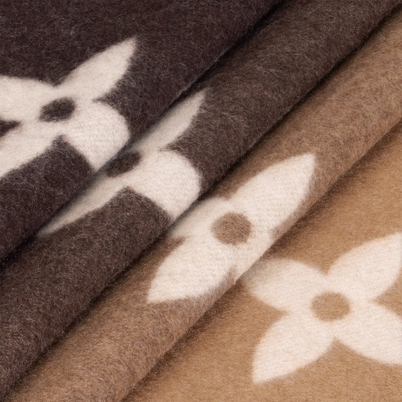 Reykjavik Gradient Scarf - Picture 9 of 11